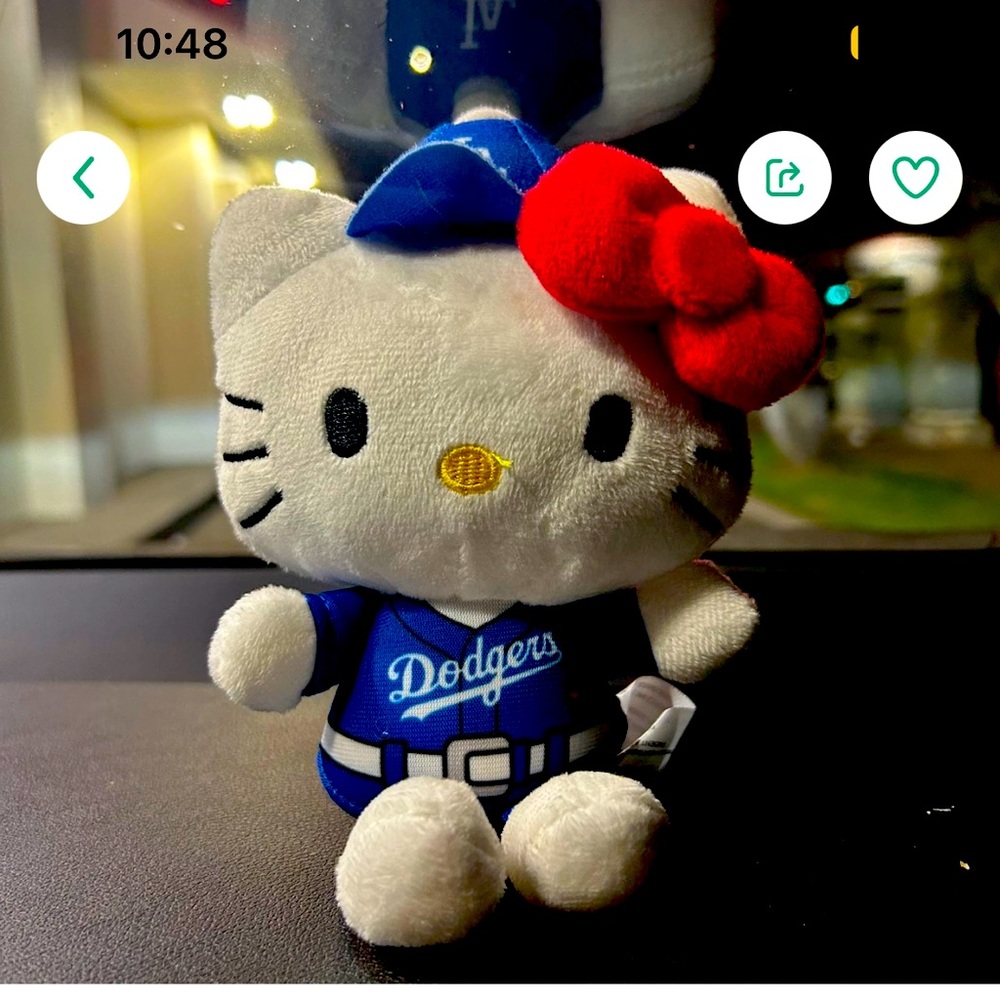 Hello Kitty collectible from Dodger Night 2023